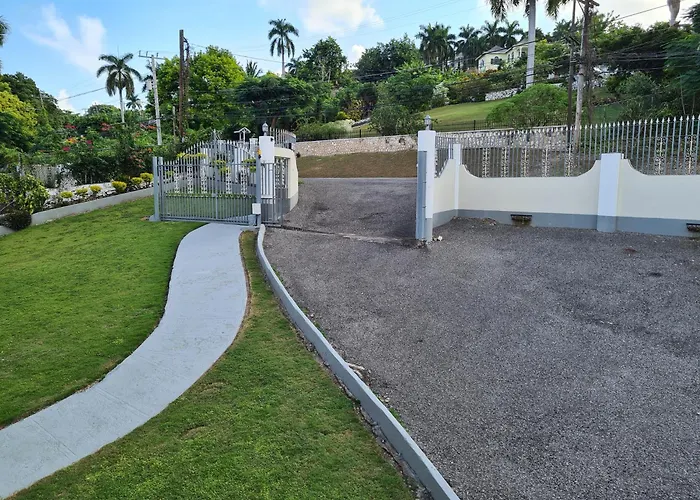 Lovely 1-bed In Montego Bay-rose View * Montego Bay